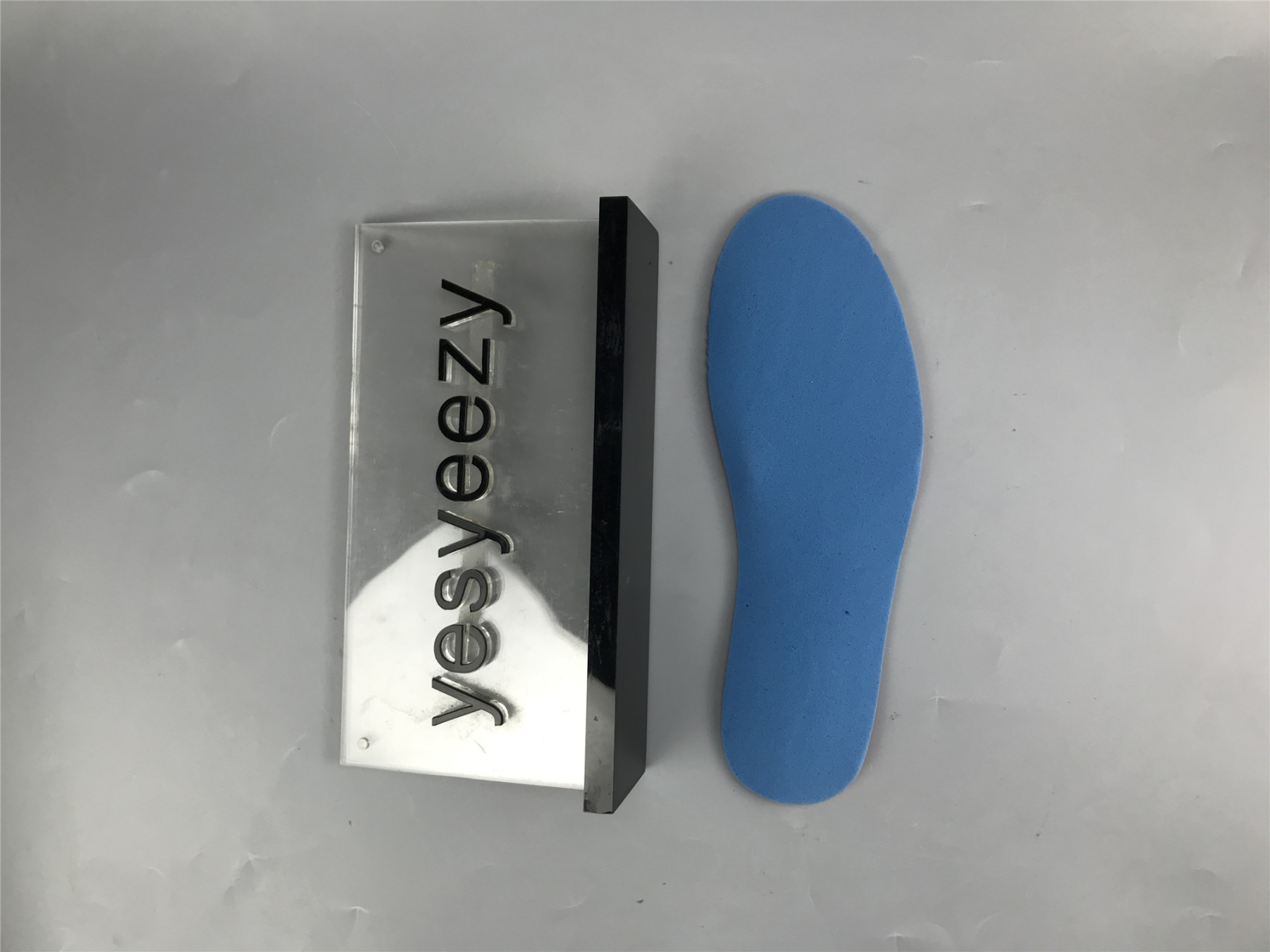 UA AIR JORDAN 4 RETRO 