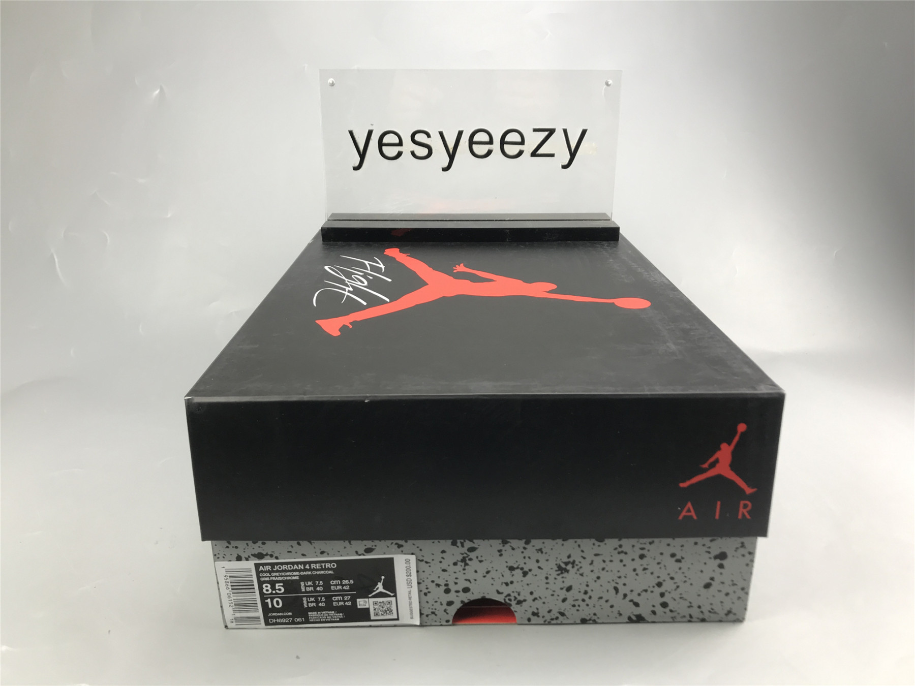 UA AIR JORDAN 4 RETRO 