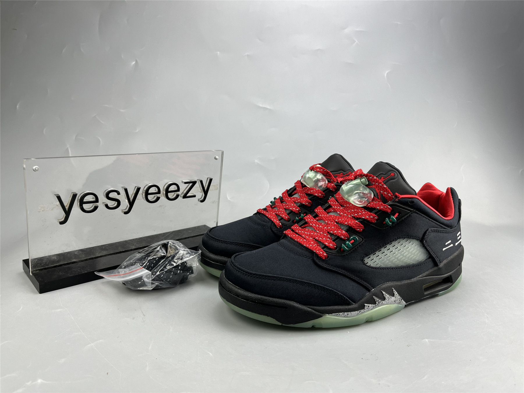 UA CLOT X AIR JORDAN 5 RETRO LOW 