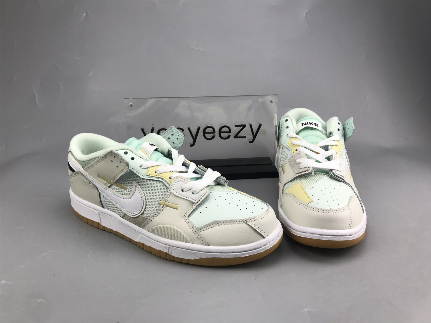 UA NIKE DUNK LOW SCRAP 