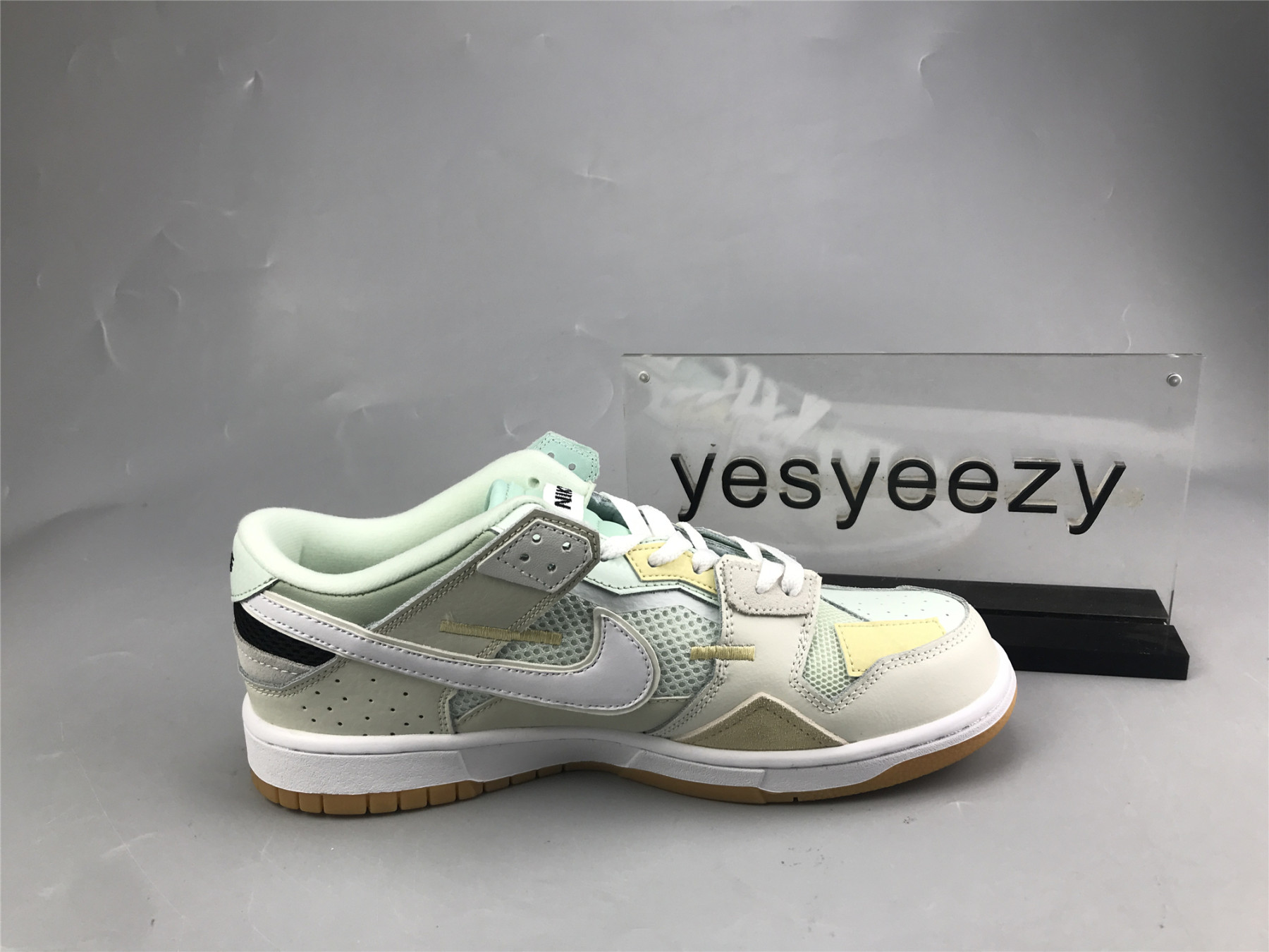 UA NIKE DUNK LOW SCRAP 