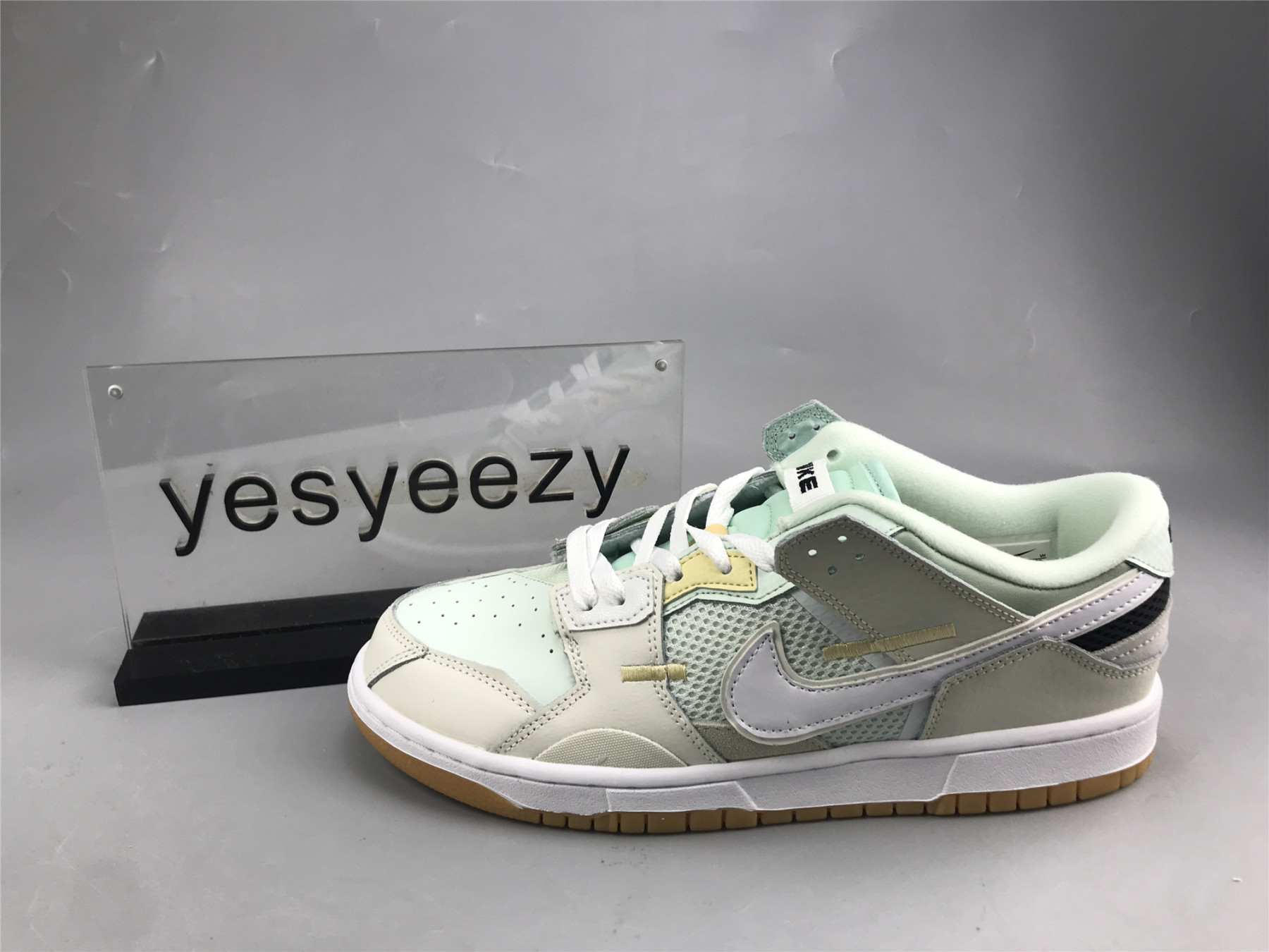 UA NIKE DUNK LOW SCRAP 