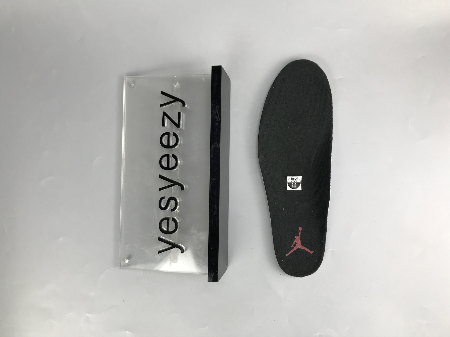 UA AIR JORDAN 11 RETRO LOW 