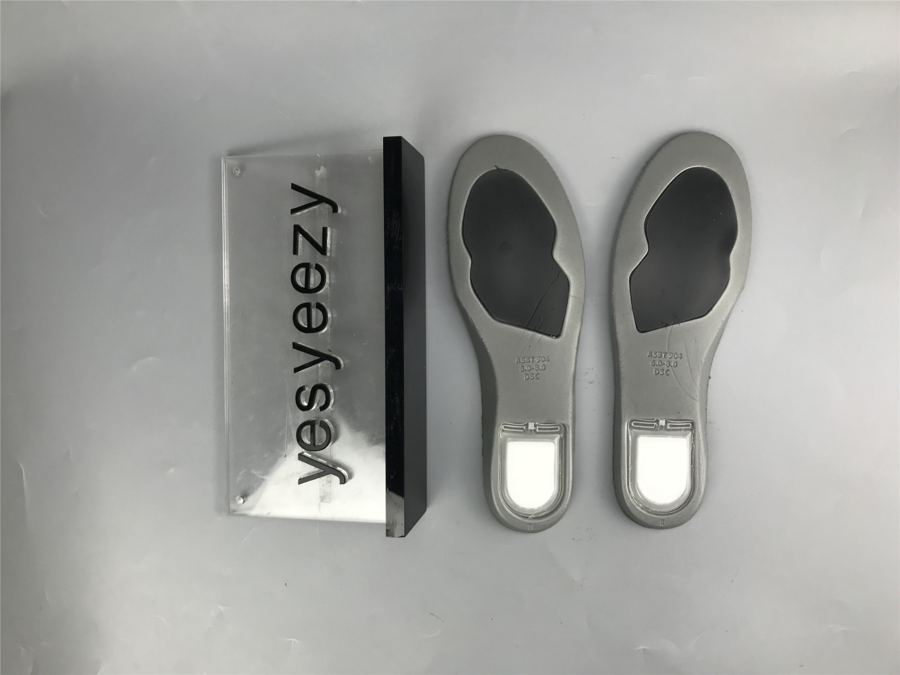 UA NIKE POLAROID X DUNK LOW SB