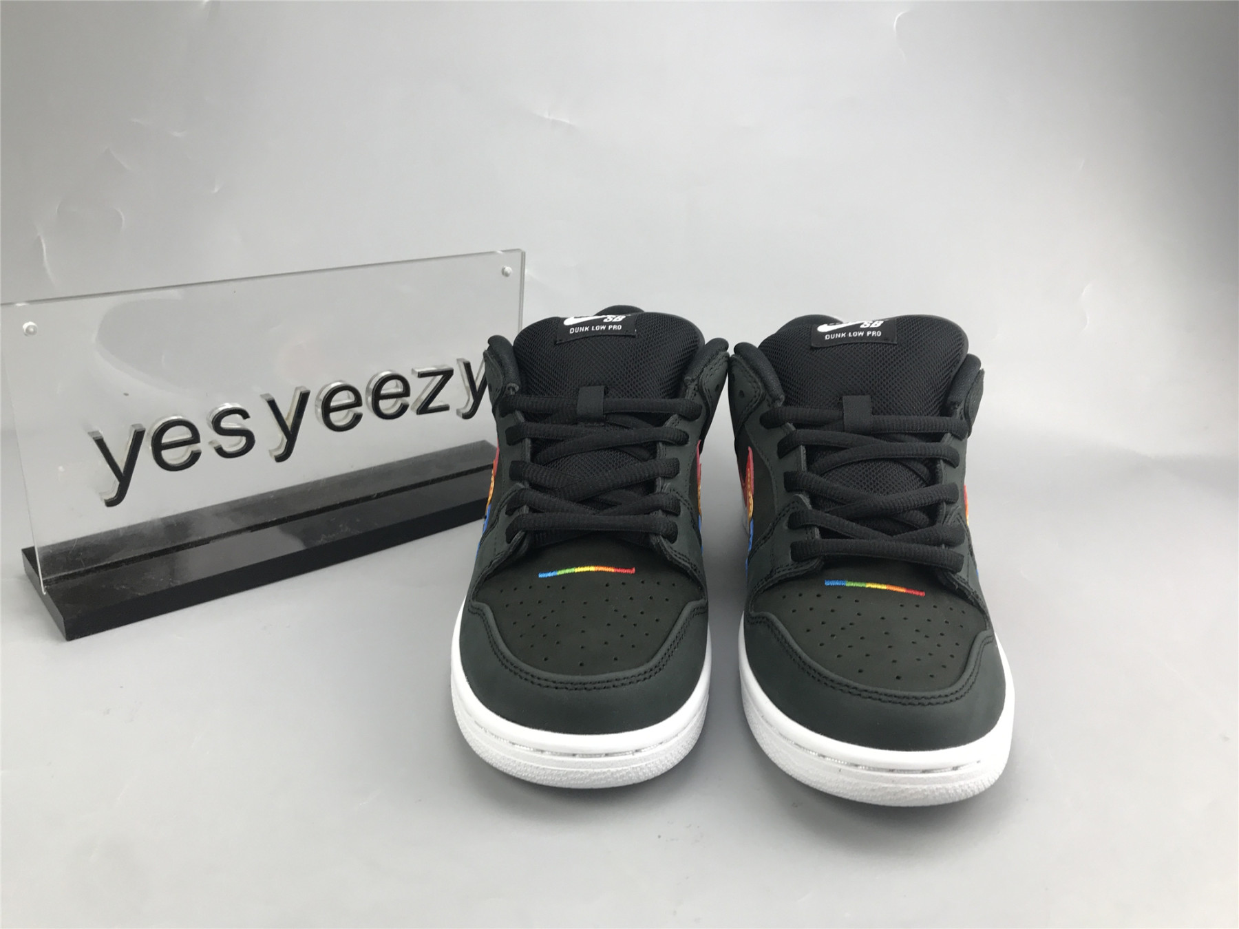 UA NIKE POLAROID X DUNK LOW SB