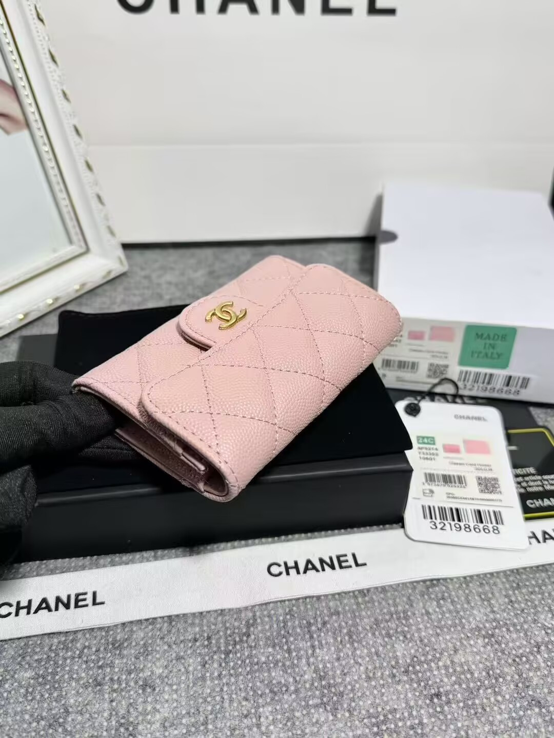 Ch**el card holder 11.3 x 7.5 x 2.5 cm