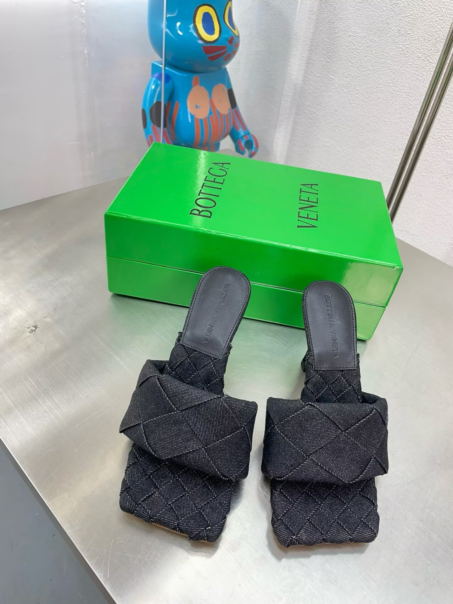 UA Bottega Veneta Lido Slides