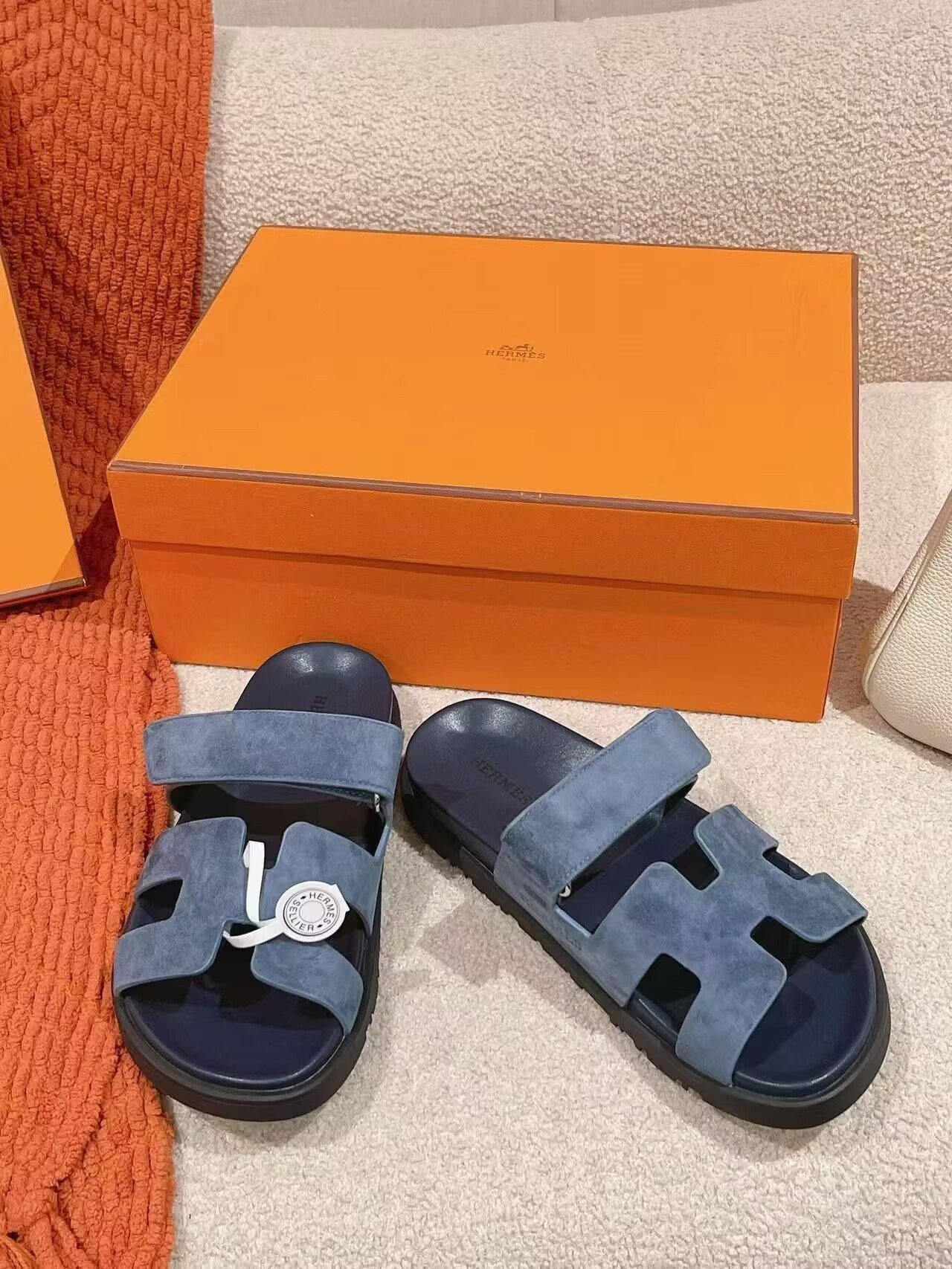 UA H**me5 Chypre Sandal