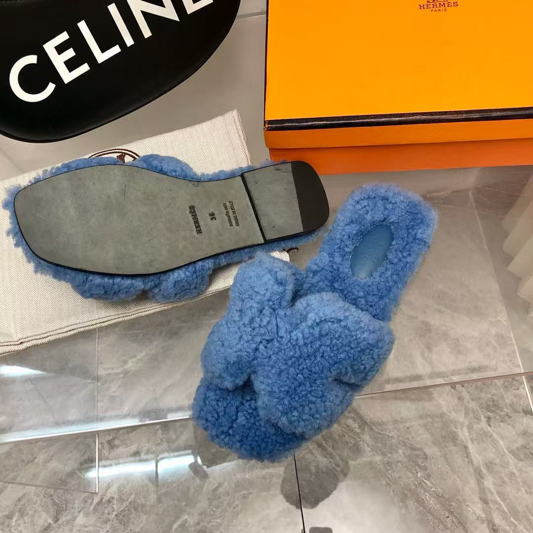 UA H**me5 Oran sandal