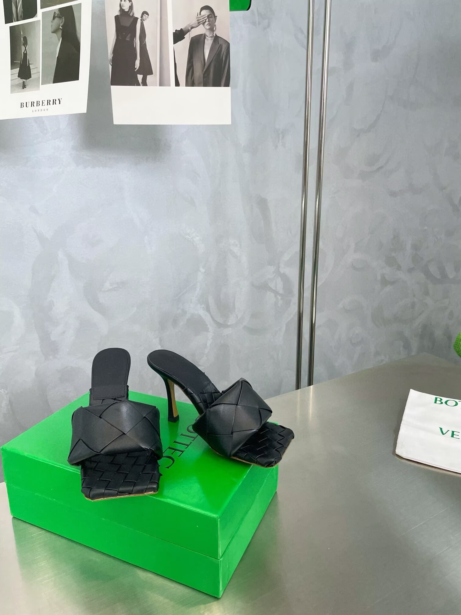 UA Bottega Veneta Lido Slides