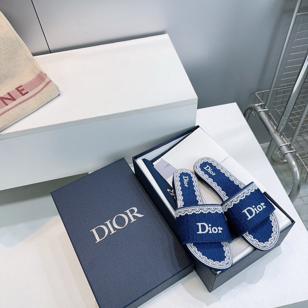 UA D10r Dentelle Slide