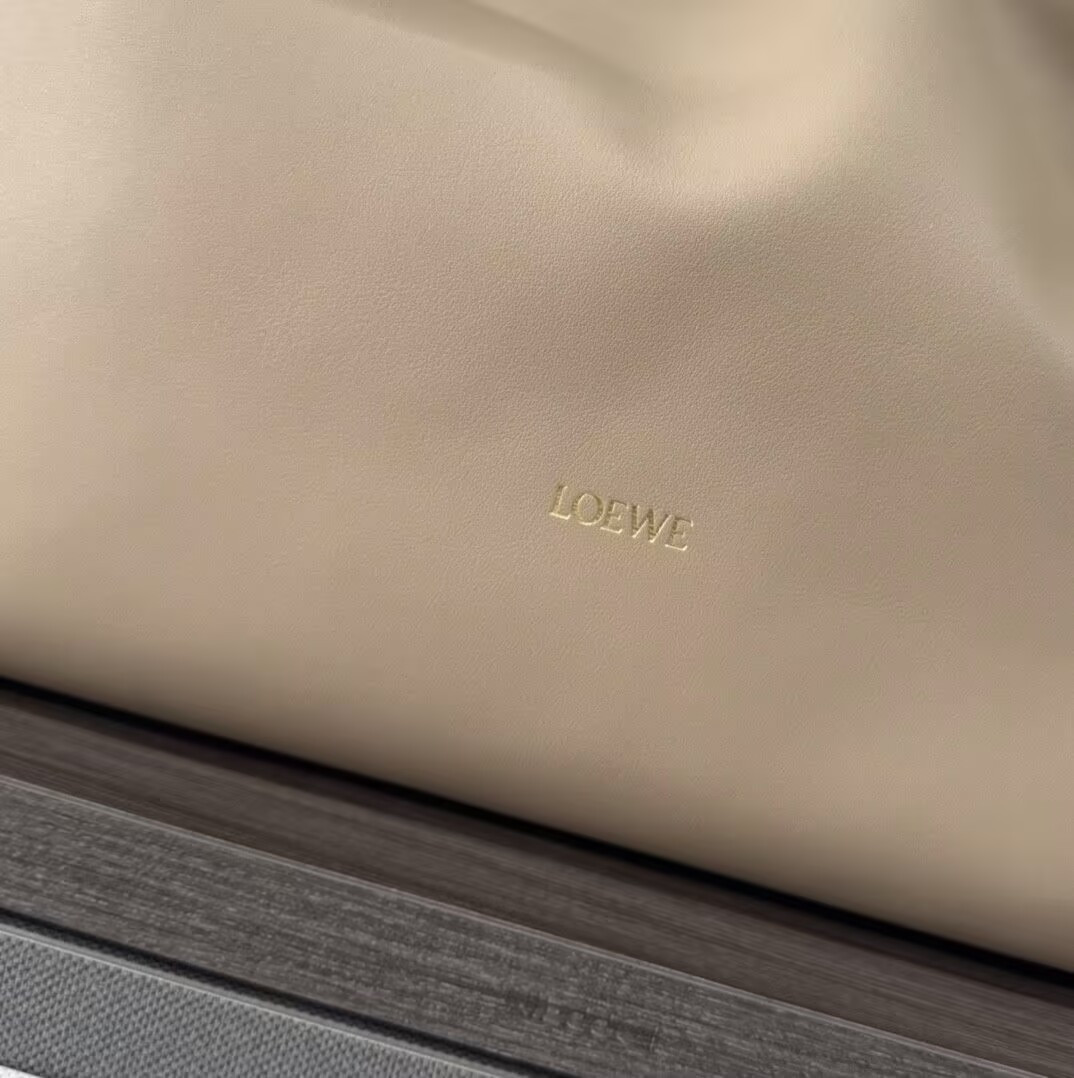 L0ew* Large Flamenco Clutch 29x38x14cm