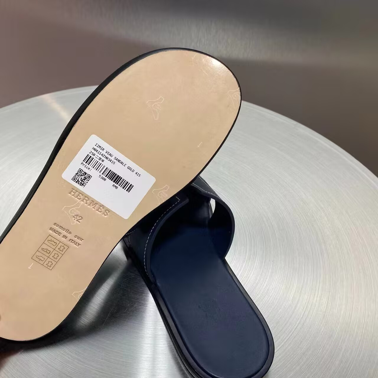 UA H**me5 Izmir sandal