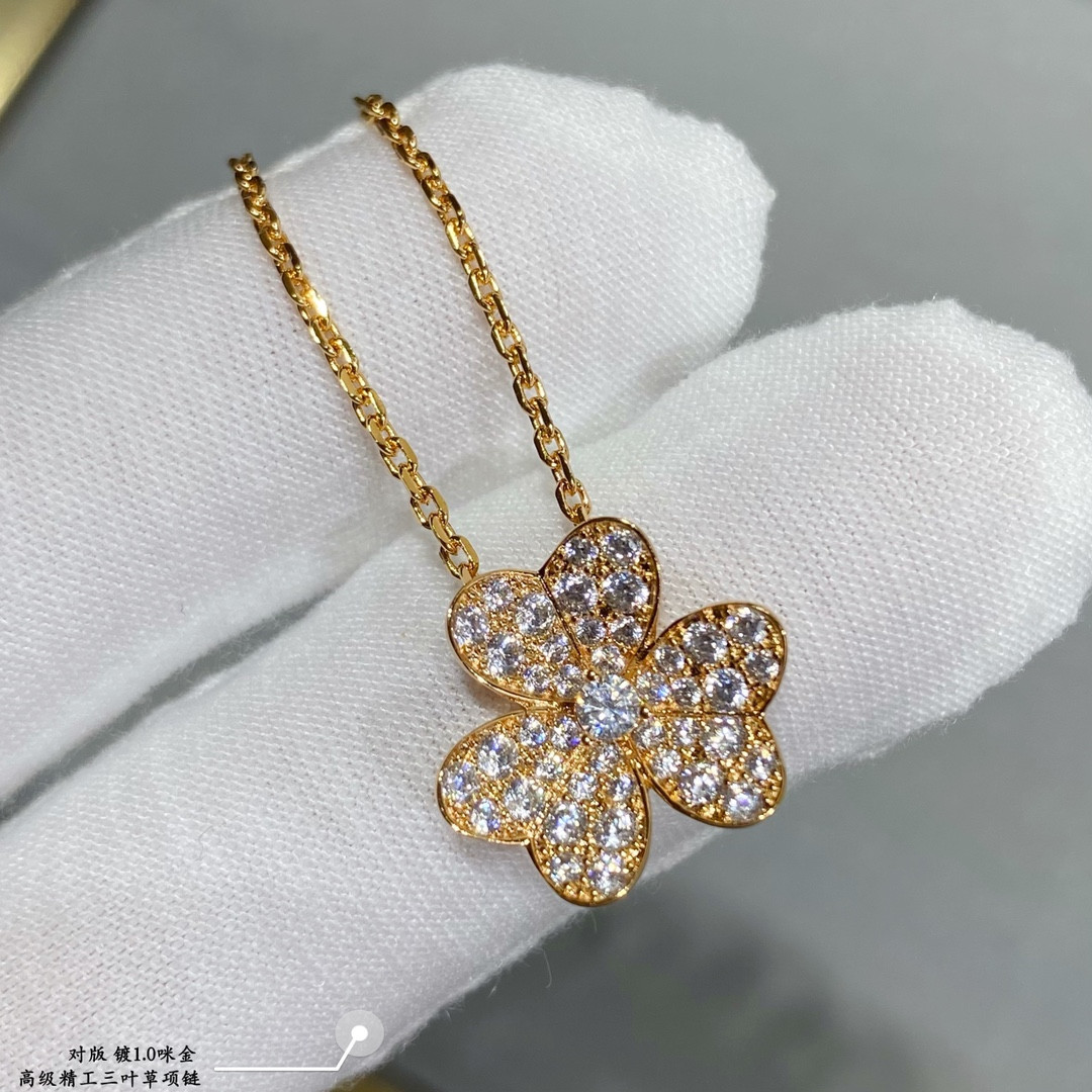 V*n Cl**f & Arpels Full D1am0nd clover Necklace