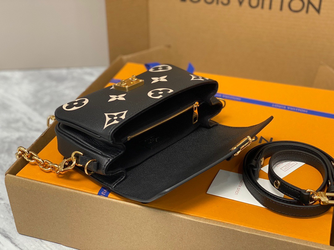 LV Pochette Métis East West M46596