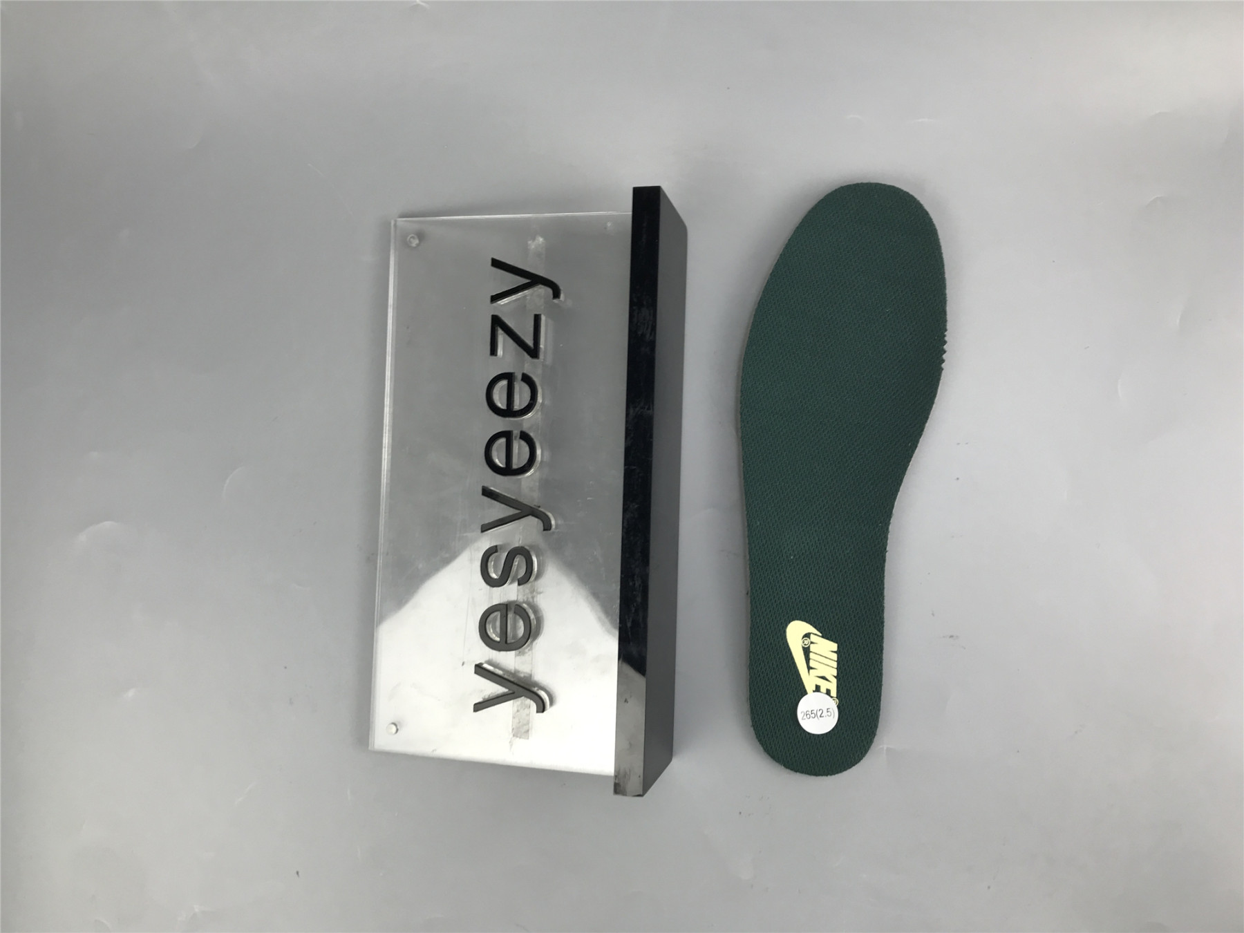 UA NIKE WMNS DUNK LOW 