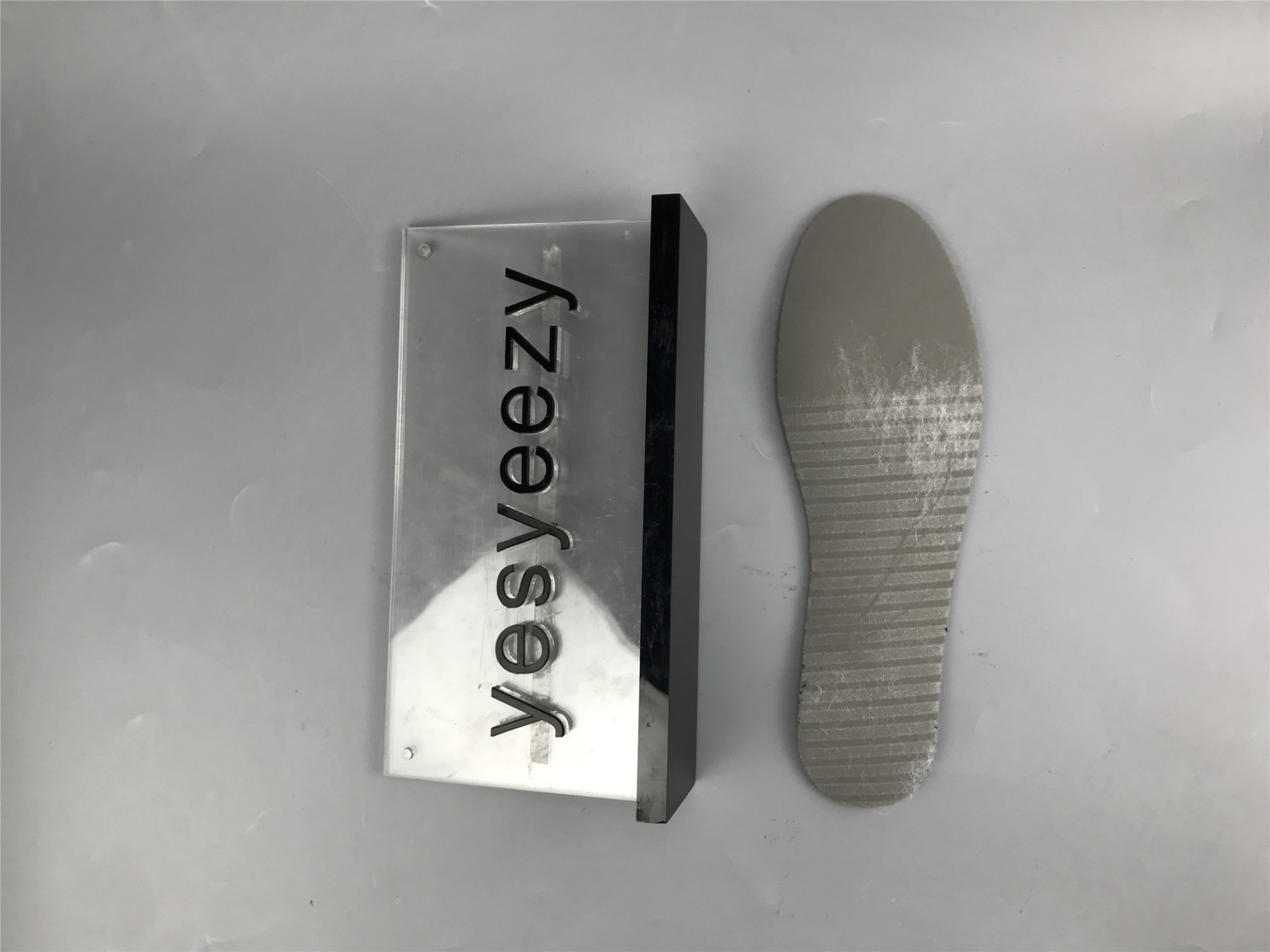 UA NIKE WMNS DUNK LOW 