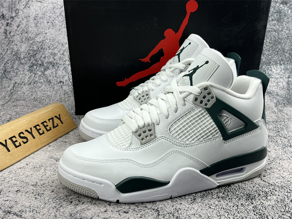 UA AIR JORDAN 4 RETRO 