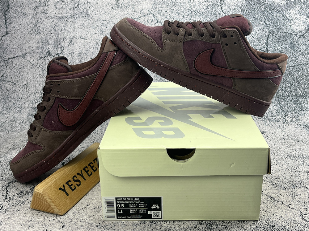 UA DUNK LOW PREMIUM SB 