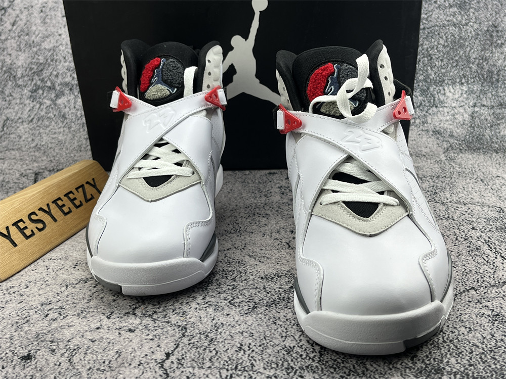 UA AIR JORDAN 8 RETRO 