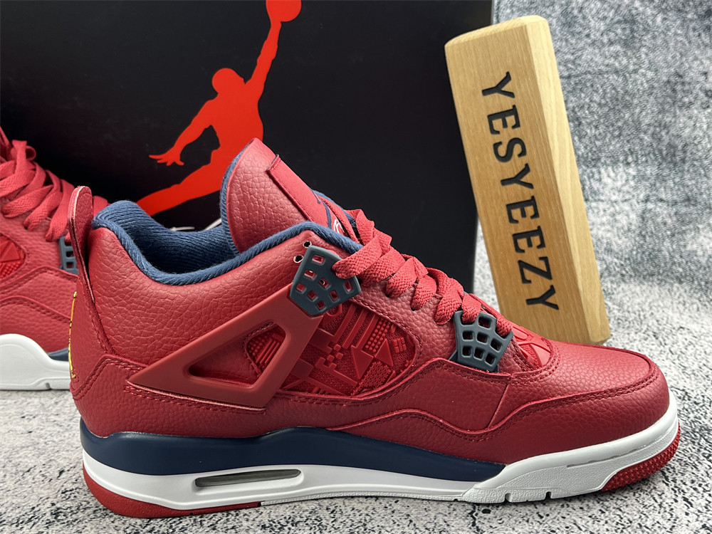 UA AIR JORDAN 4 RETRO 