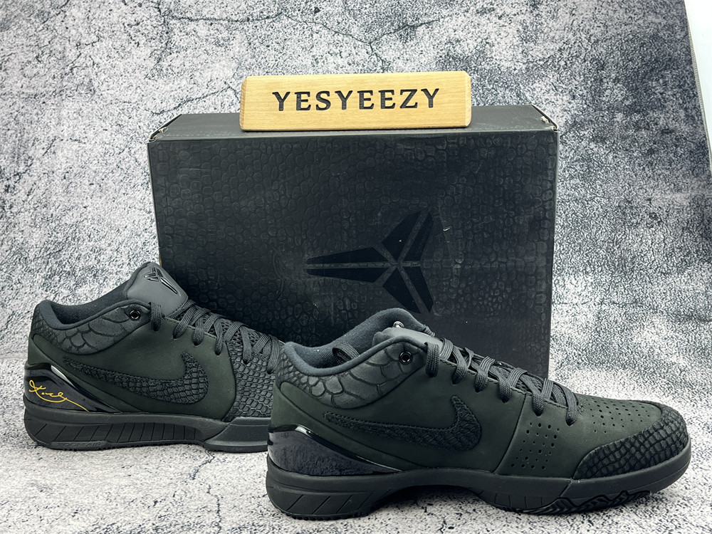 UA ZOOM KOBE 4 PROTRO 