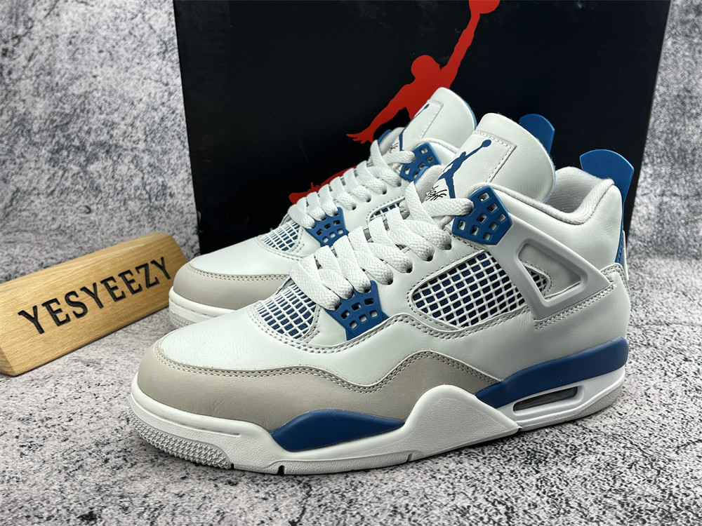 UA AIR JORDAN 4 RETRO 