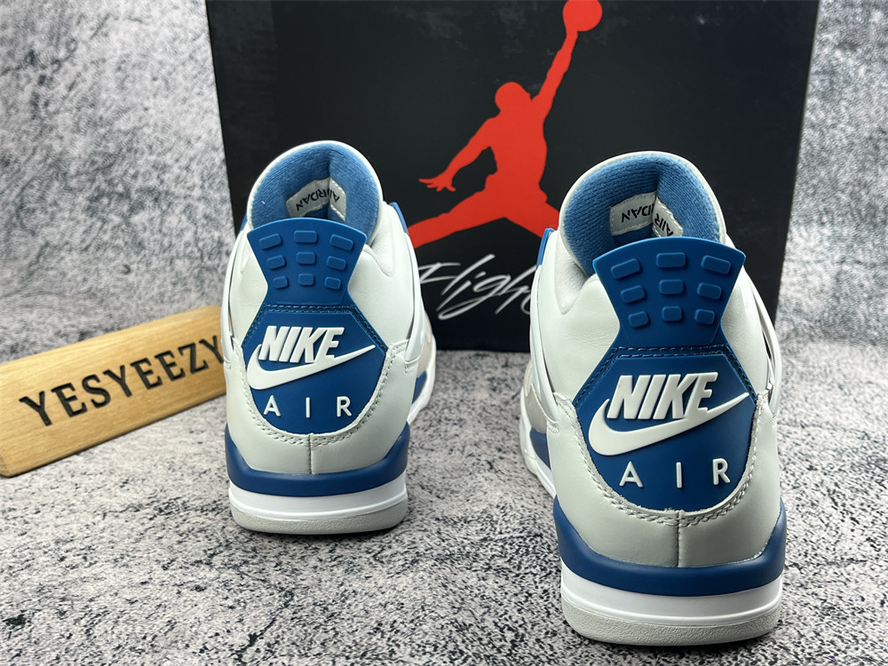 UA AIR JORDAN 4 RETRO 