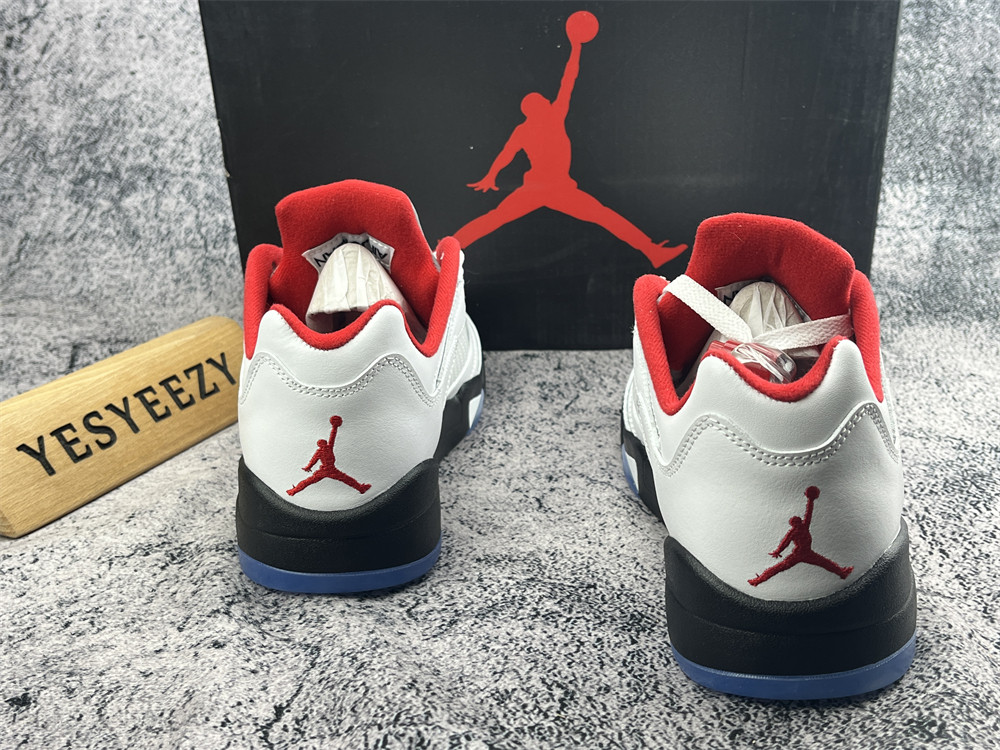 UA AIR JORDAN 5 LOW GOLF 