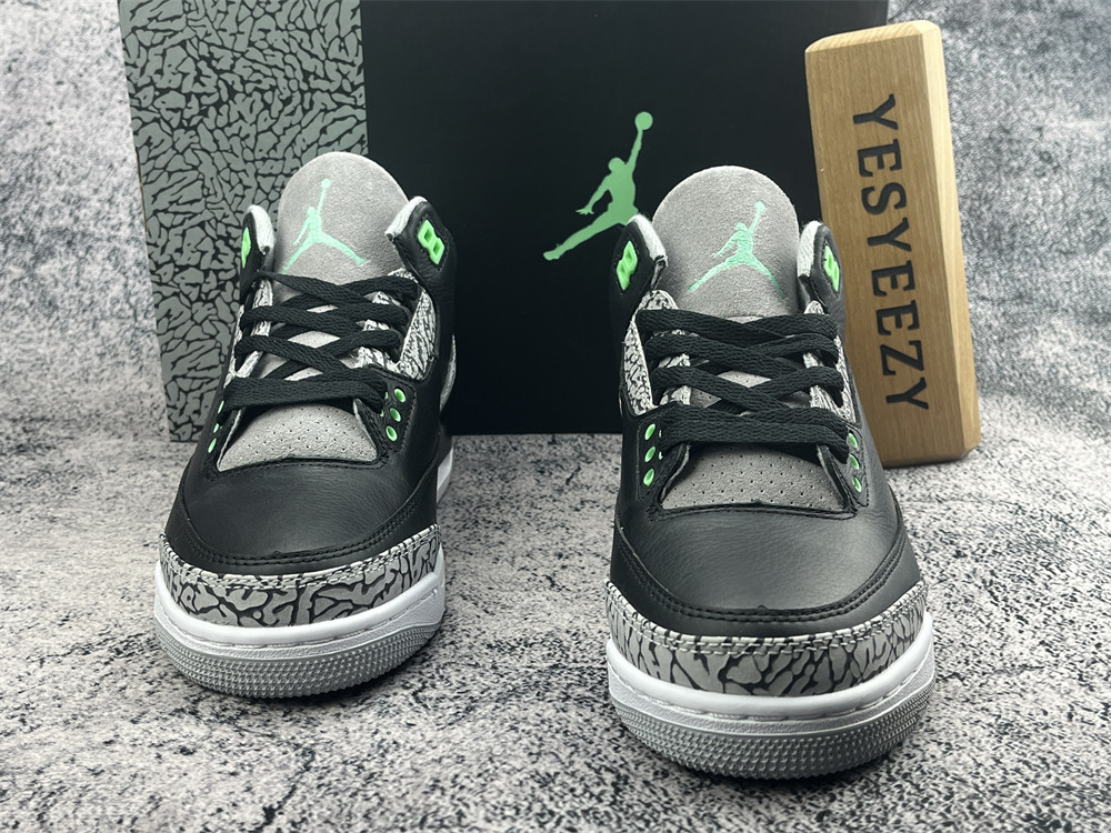 UA AIR JORDAN 3 RETRO 