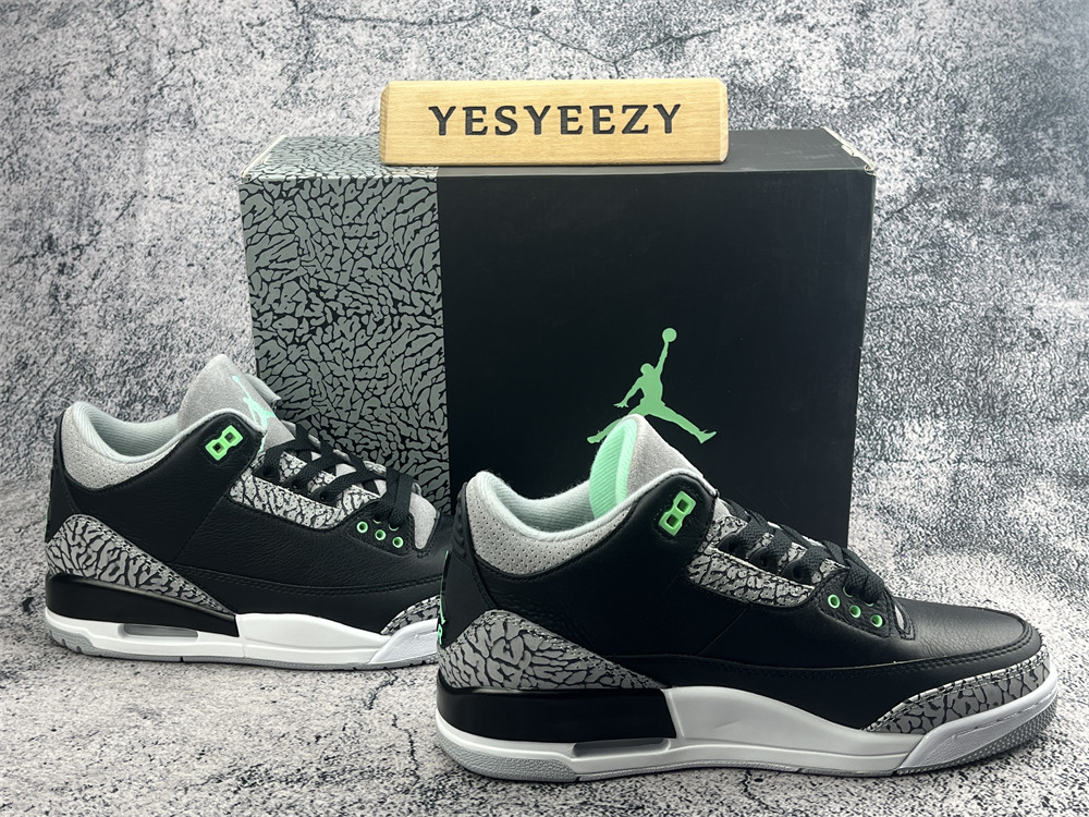 UA AIR JORDAN 3 RETRO 
