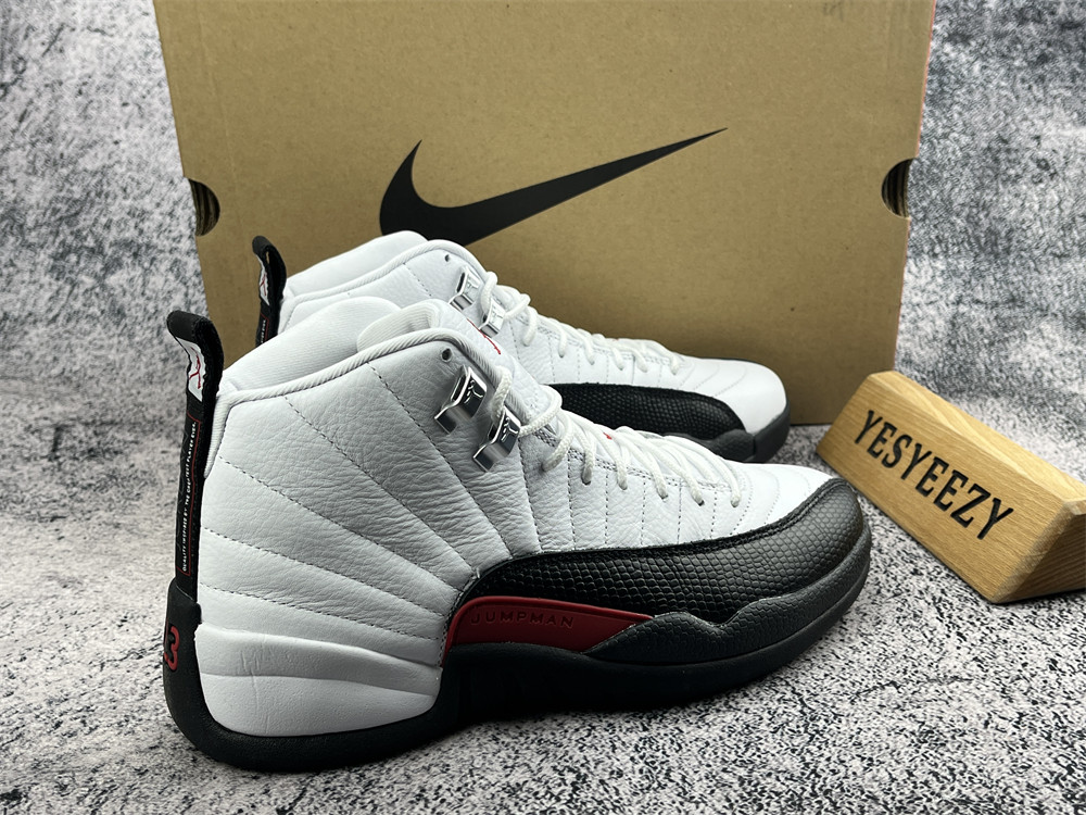 UA AIR JORDAN 12 RETRO 