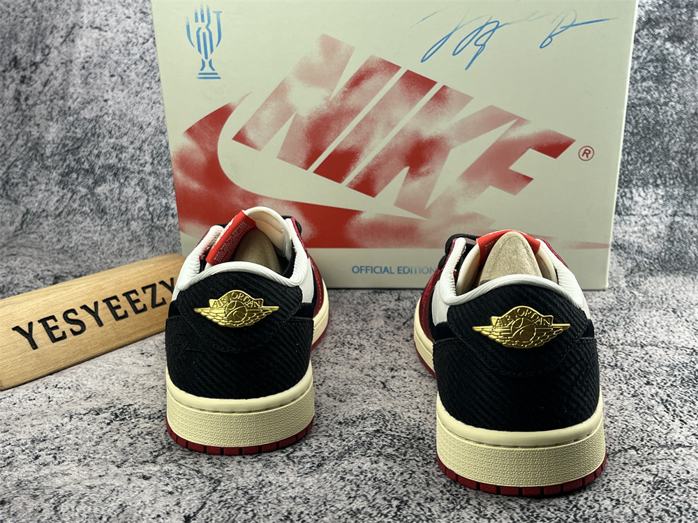 UA TROPHY ROOM X AIR JORDAN 1 RETRO LOW OG SP 
