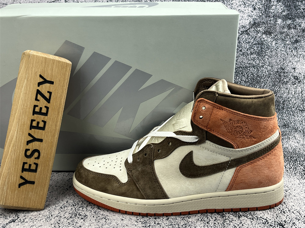 UA WMNS AIR JORDAN 1 RETRO HIGH OG 