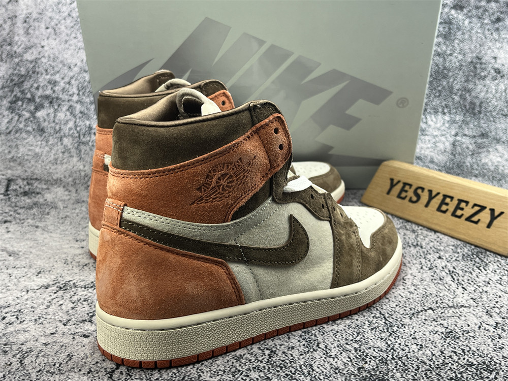 UA WMNS AIR JORDAN 1 RETRO HIGH OG 