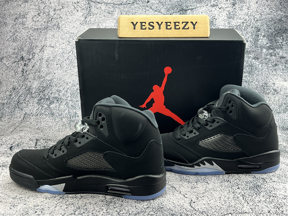 UA AIR JORDAN 5 RETRO SE 