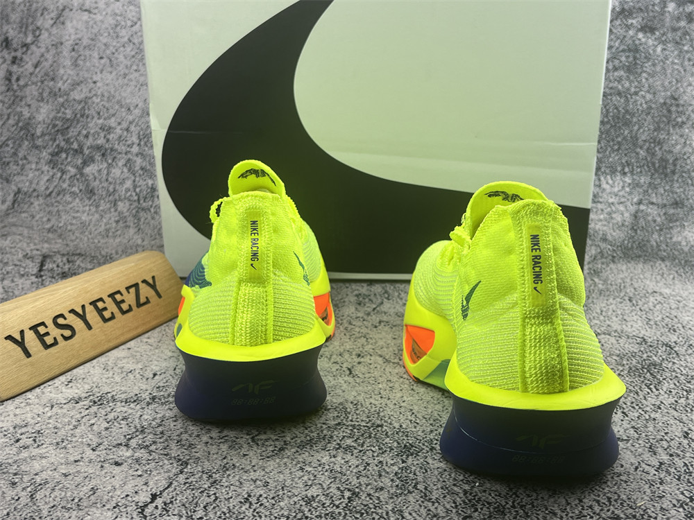 UA NIKE AIR ZOOM ALPHAFLY NEXT% 3 