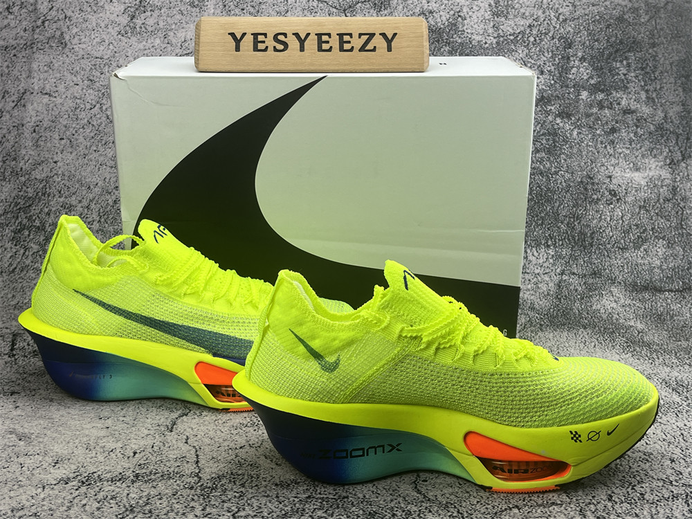 UA NIKE AIR ZOOM ALPHAFLY NEXT% 3 