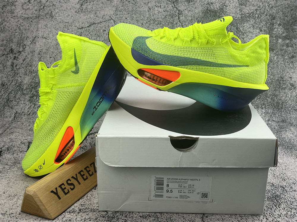 UA NIKE AIR ZOOM ALPHAFLY NEXT% 3 