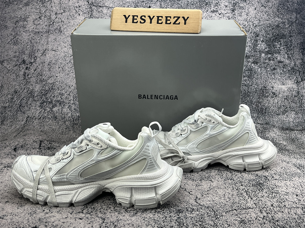 UA Balenciga 3XL Snow White