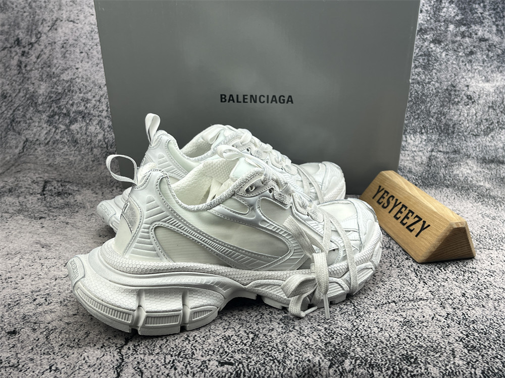 UA Balenciga 3XL Snow White
