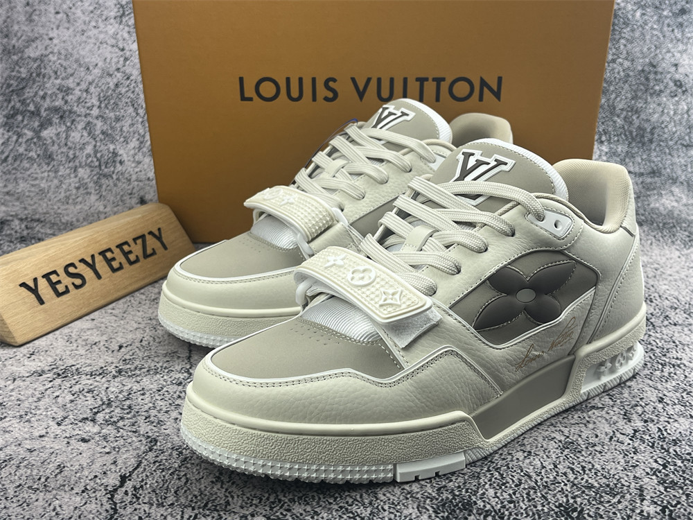 UA LV Trainer Sneaker