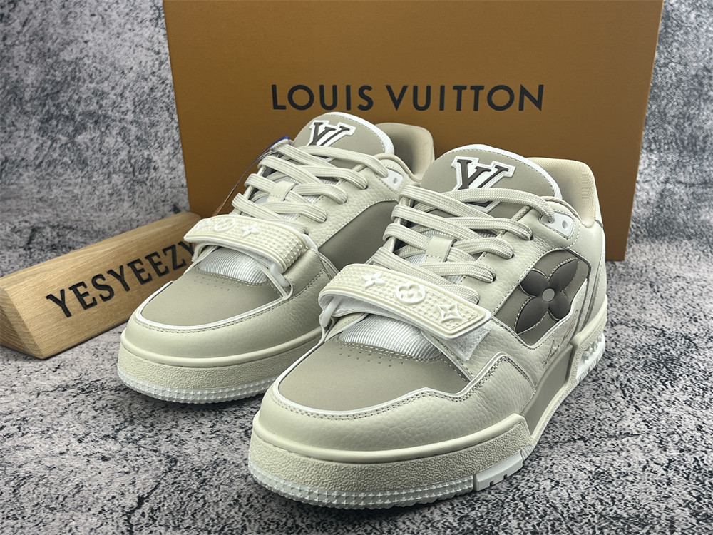 UA LV Trainer Sneaker