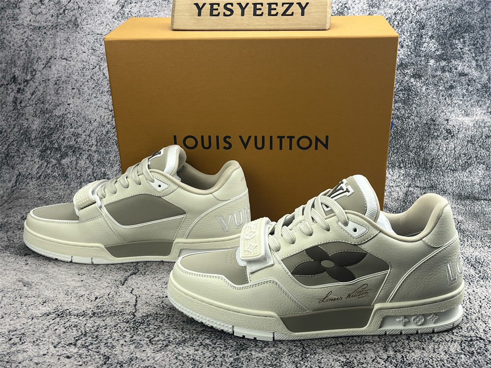 UA LV Trainer Sneaker