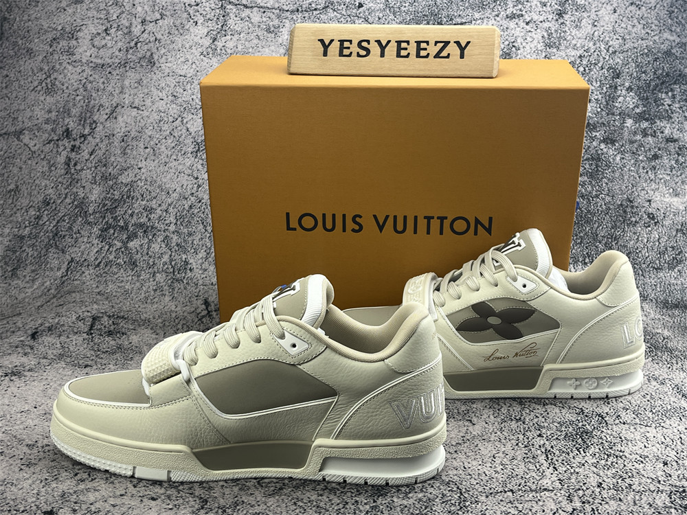 UA LV Trainer Sneaker