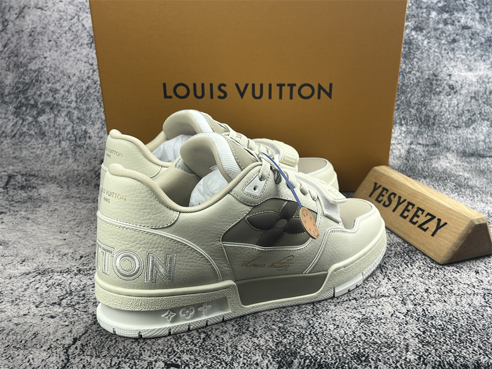 UA LV Trainer Sneaker