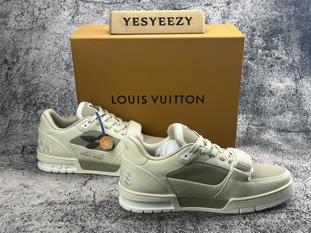 UA LV Trainer Sneaker