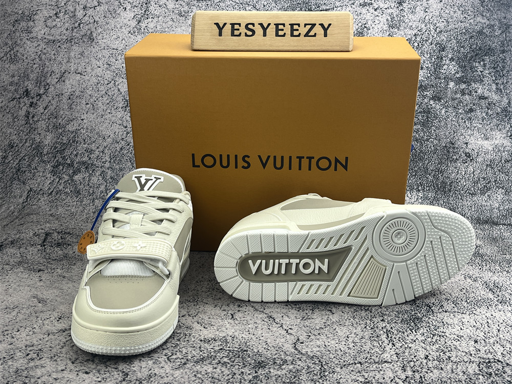 UA LV Trainer Sneaker