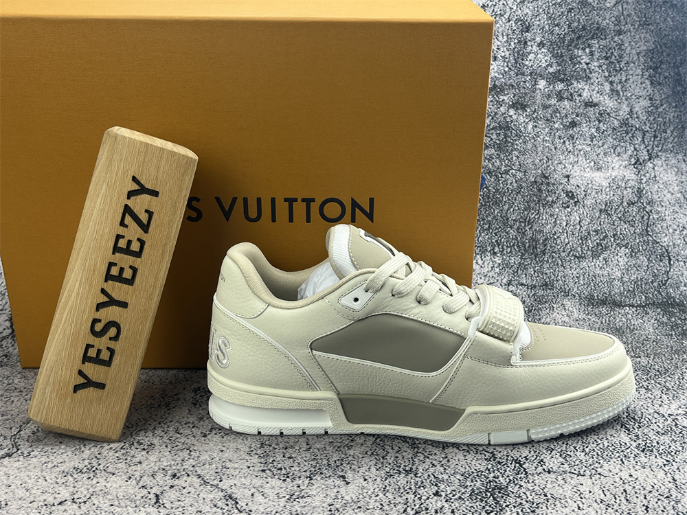 UA LV Trainer Sneaker