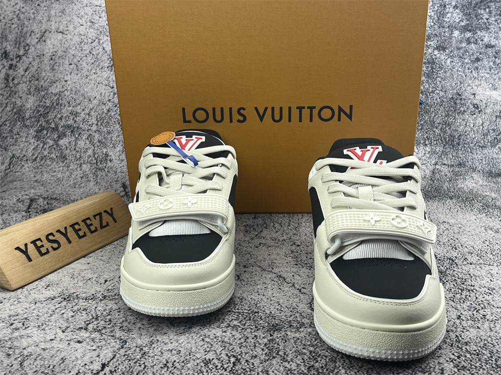 UA LV Trainer Sneaker